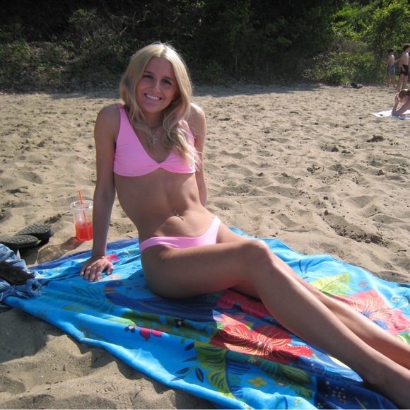 Meet your Posher, Ashley - Picture 2 of 3